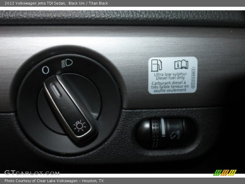 Black Uni / Titan Black 2013 Volkswagen Jetta TDI Sedan
