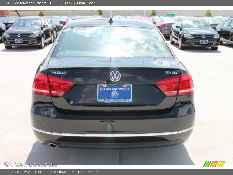 Black / Titan Black 2013 Volkswagen Passat TDI SEL