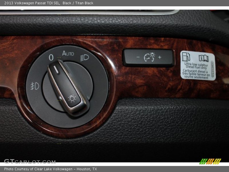 Black / Titan Black 2013 Volkswagen Passat TDI SEL