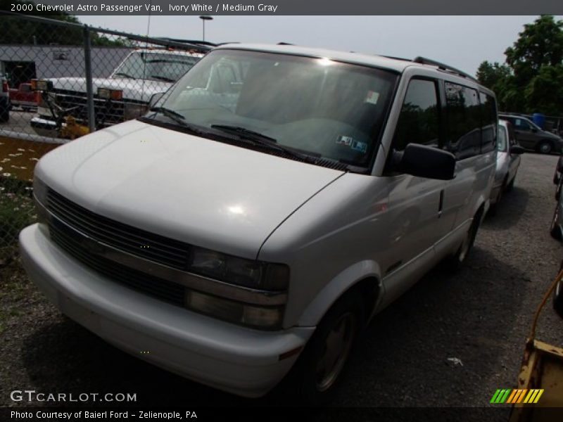 Ivory White / Medium Gray 2000 Chevrolet Astro Passenger Van