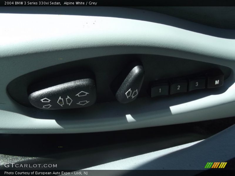 Alpine White / Grey 2004 BMW 3 Series 330xi Sedan