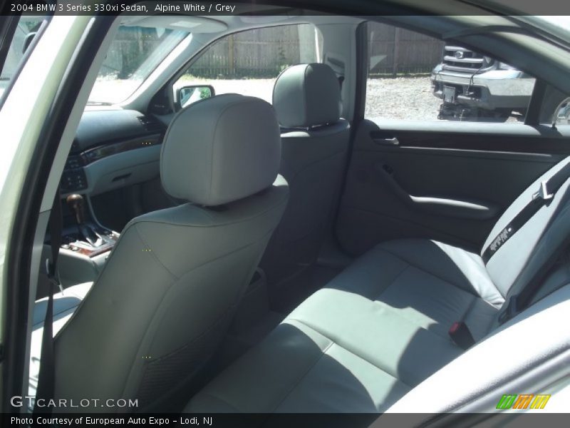 Alpine White / Grey 2004 BMW 3 Series 330xi Sedan