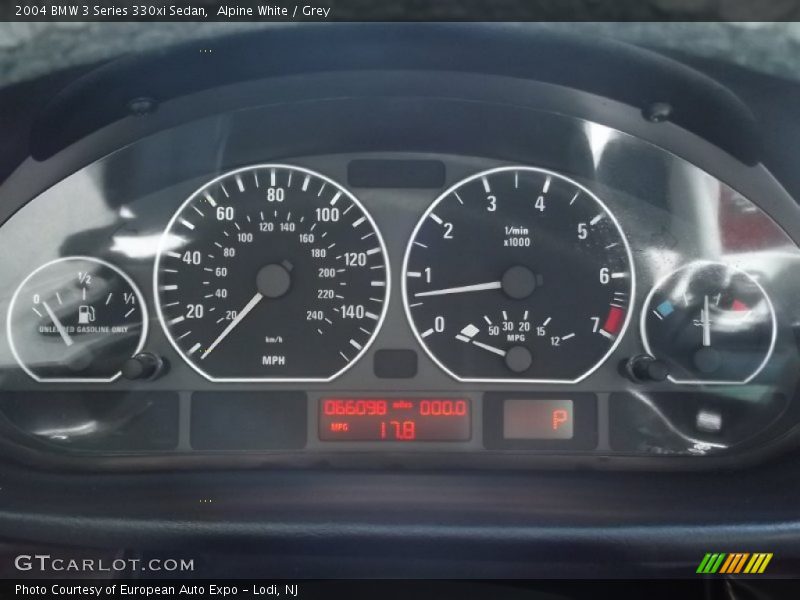  2004 3 Series 330xi Sedan 330xi Sedan Gauges
