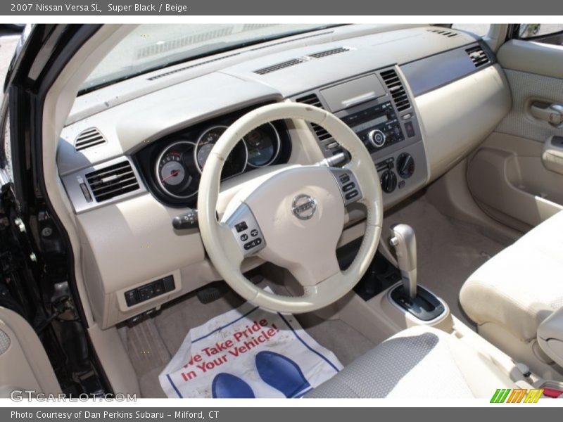 Super Black / Beige 2007 Nissan Versa SL