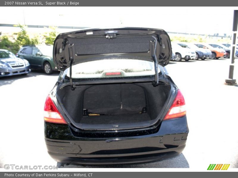 Super Black / Beige 2007 Nissan Versa SL