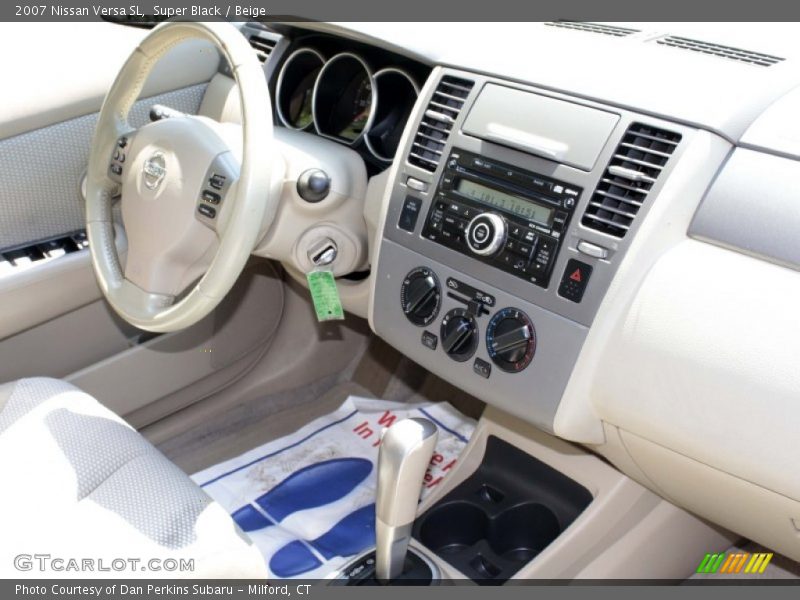 Super Black / Beige 2007 Nissan Versa SL