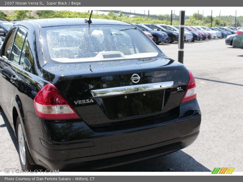 Super Black / Beige 2007 Nissan Versa SL