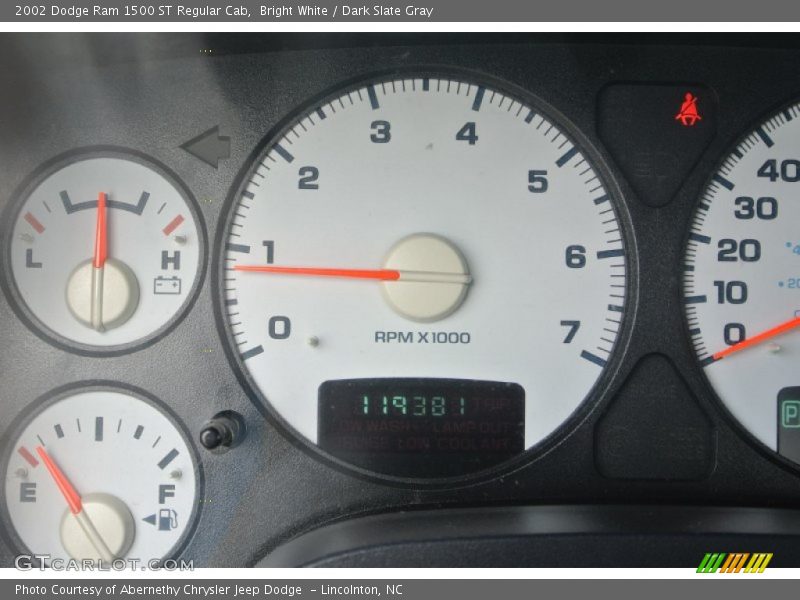 Bright White / Dark Slate Gray 2002 Dodge Ram 1500 ST Regular Cab