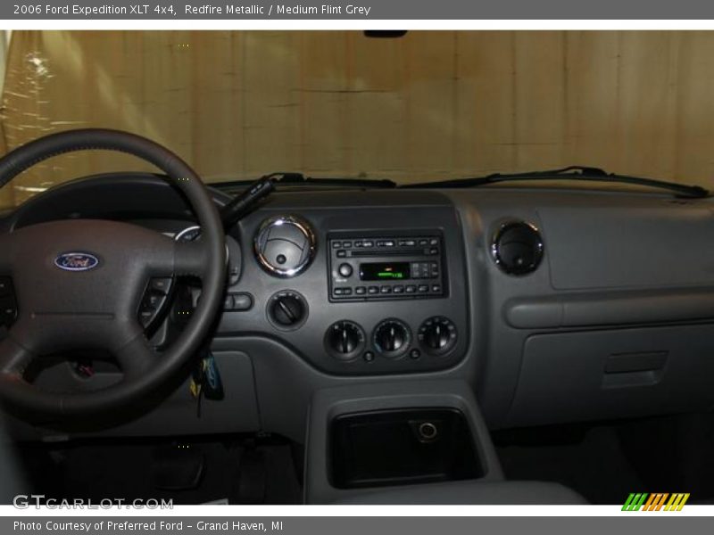 Redfire Metallic / Medium Flint Grey 2006 Ford Expedition XLT 4x4