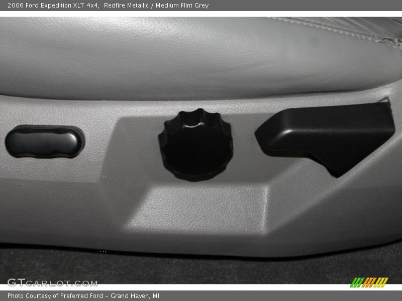 Redfire Metallic / Medium Flint Grey 2006 Ford Expedition XLT 4x4