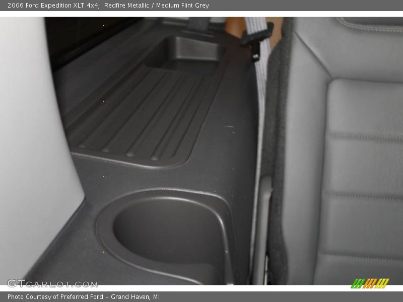 Redfire Metallic / Medium Flint Grey 2006 Ford Expedition XLT 4x4