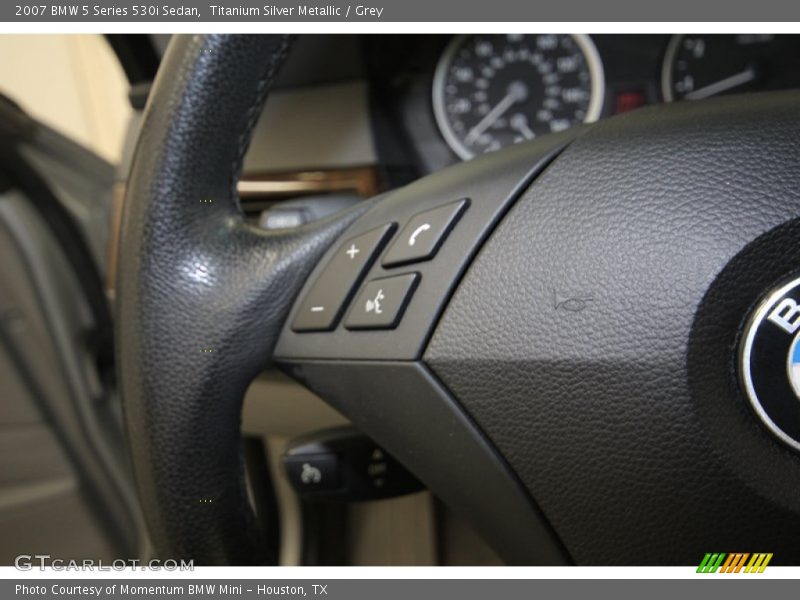 Controls of 2007 5 Series 530i Sedan