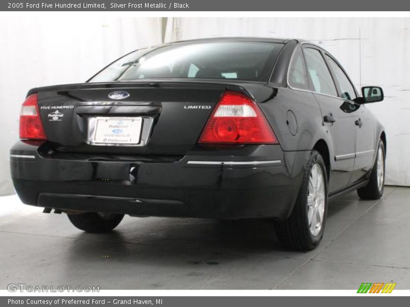 Silver Frost Metallic / Black 2005 Ford Five Hundred Limited