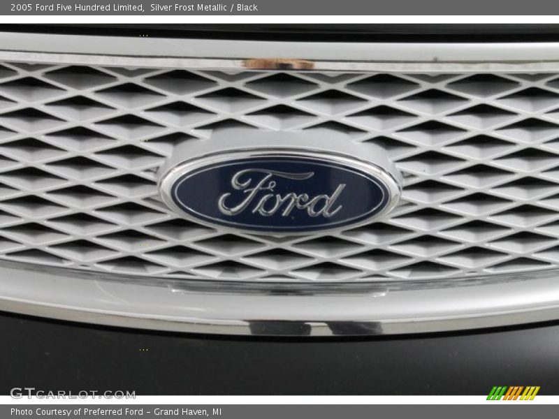 Silver Frost Metallic / Black 2005 Ford Five Hundred Limited