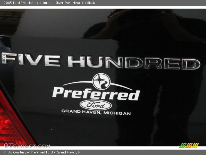 Silver Frost Metallic / Black 2005 Ford Five Hundred Limited