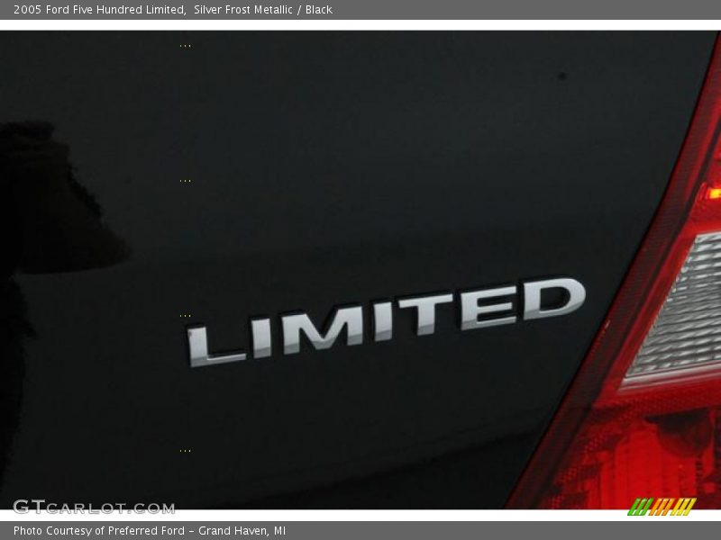 Silver Frost Metallic / Black 2005 Ford Five Hundred Limited
