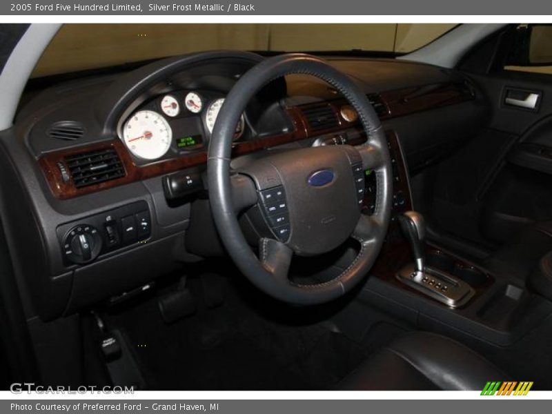 Silver Frost Metallic / Black 2005 Ford Five Hundred Limited