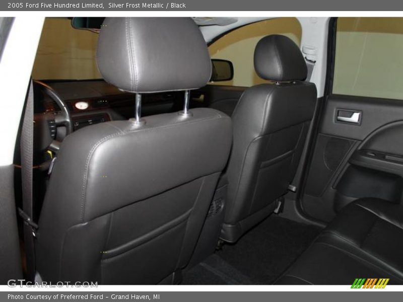 Silver Frost Metallic / Black 2005 Ford Five Hundred Limited