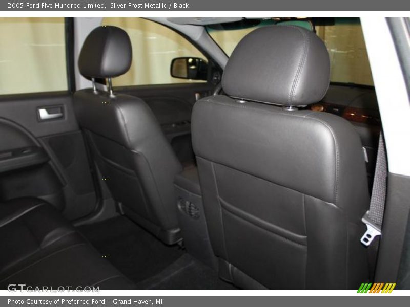 Silver Frost Metallic / Black 2005 Ford Five Hundred Limited