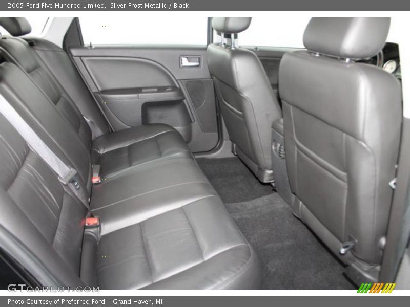 Silver Frost Metallic / Black 2005 Ford Five Hundred Limited