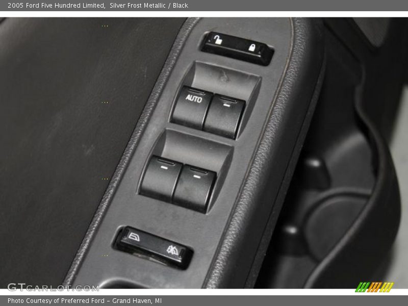 Silver Frost Metallic / Black 2005 Ford Five Hundred Limited