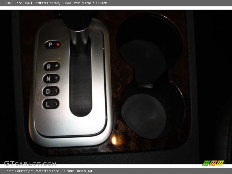 Silver Frost Metallic / Black 2005 Ford Five Hundred Limited