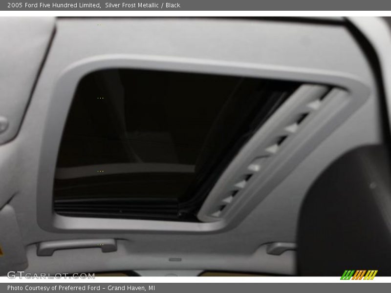 Silver Frost Metallic / Black 2005 Ford Five Hundred Limited