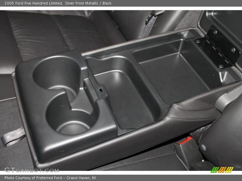 Silver Frost Metallic / Black 2005 Ford Five Hundred Limited