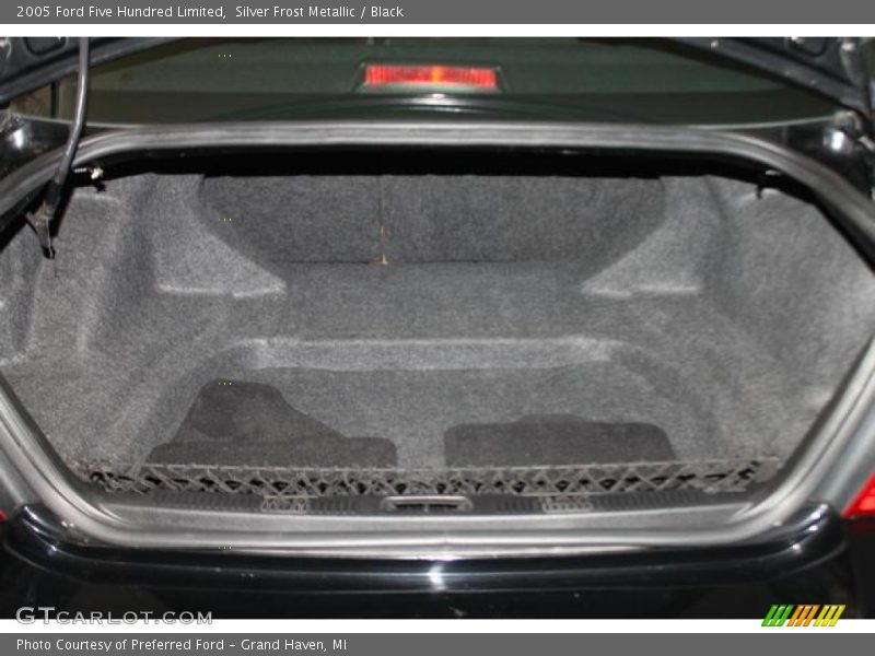 Silver Frost Metallic / Black 2005 Ford Five Hundred Limited