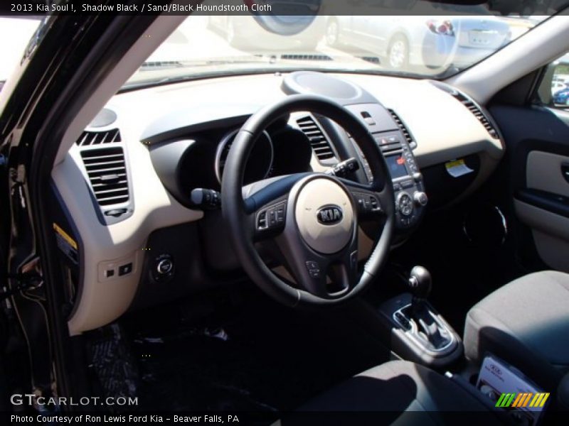 Shadow Black / Sand/Black Houndstooth Cloth 2013 Kia Soul !