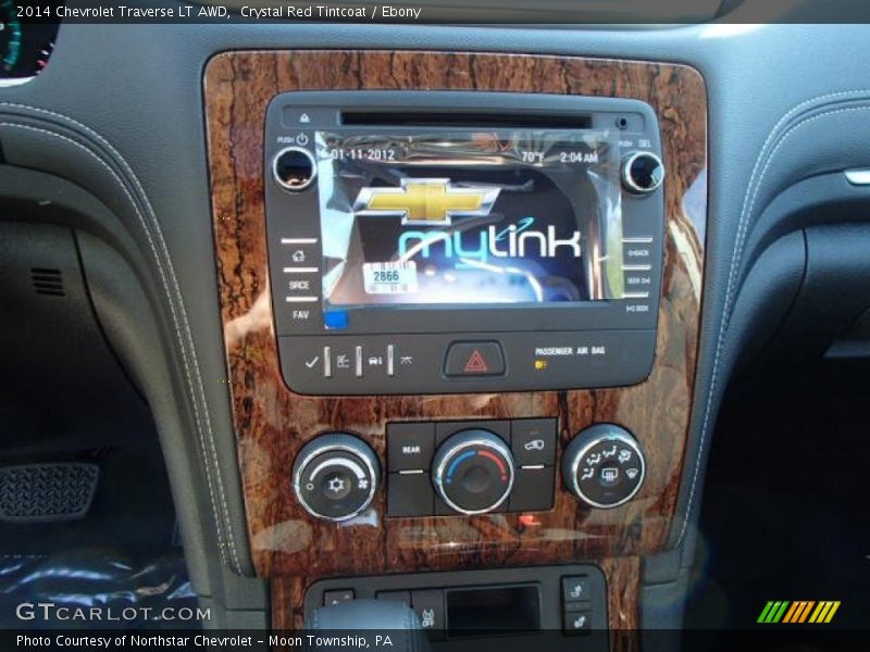Controls of 2014 Traverse LT AWD
