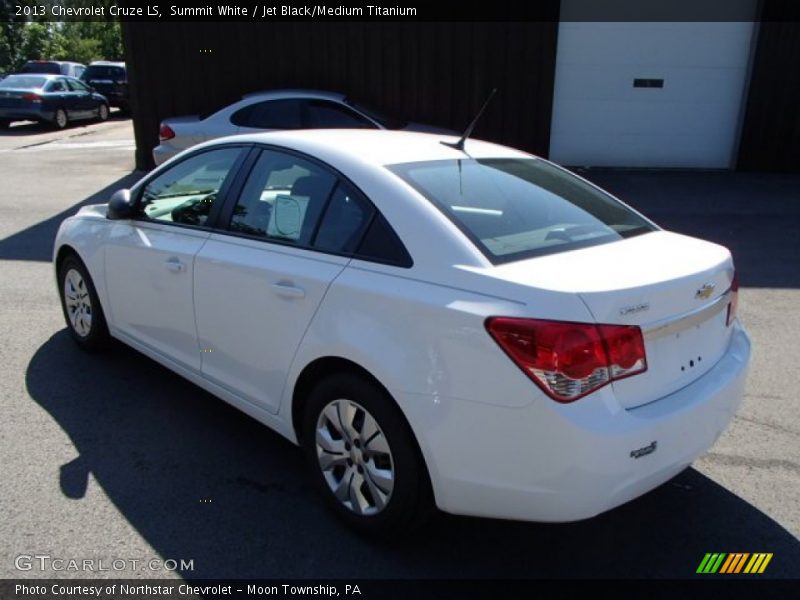 Summit White / Jet Black/Medium Titanium 2013 Chevrolet Cruze LS
