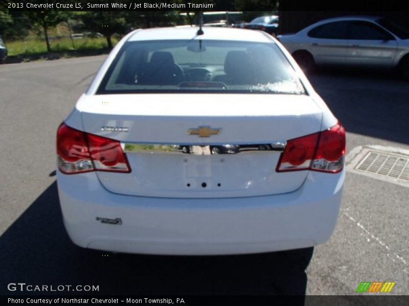 Summit White / Jet Black/Medium Titanium 2013 Chevrolet Cruze LS