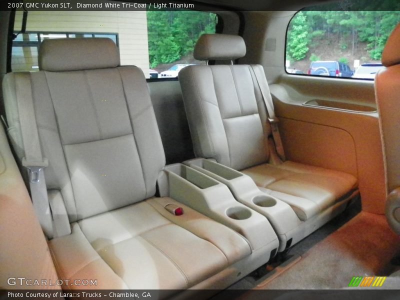 Diamond White Tri-Coat / Light Titanium 2007 GMC Yukon SLT