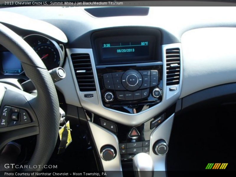 Summit White / Jet Black/Medium Titanium 2013 Chevrolet Cruze LS