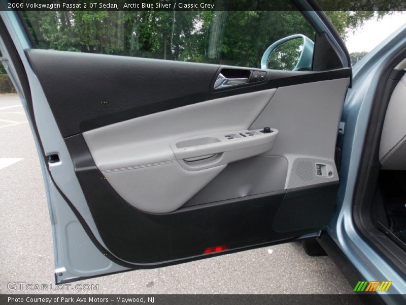 Door Panel of 2006 Passat 2.0T Sedan