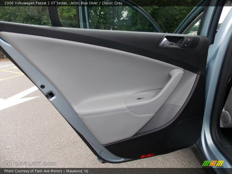 Door Panel of 2006 Passat 2.0T Sedan