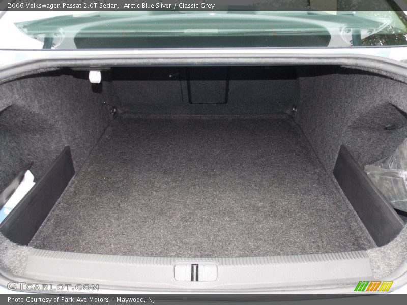  2006 Passat 2.0T Sedan Trunk
