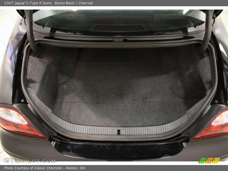 2007 S-Type R Sport Trunk