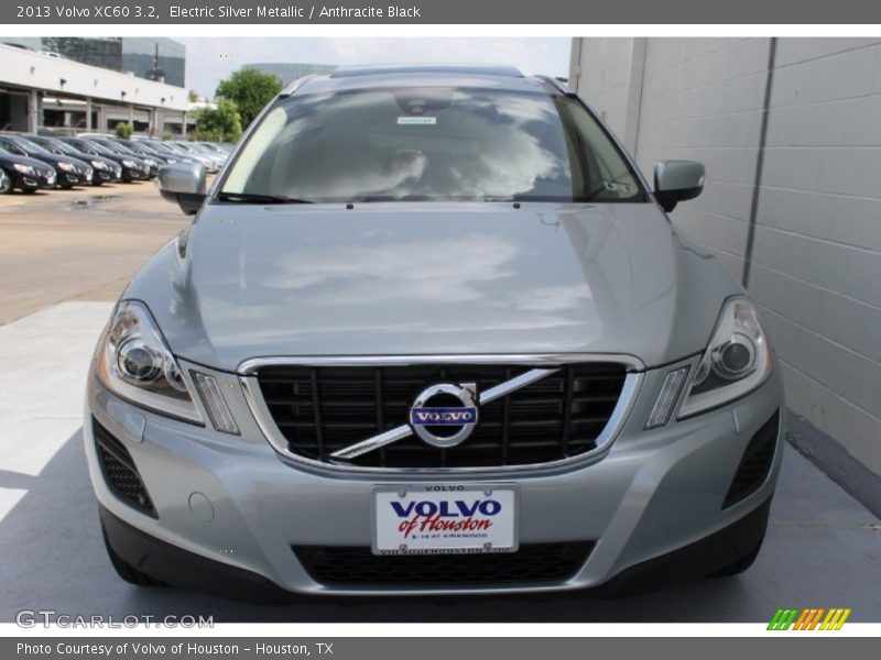 Electric Silver Metallic / Anthracite Black 2013 Volvo XC60 3.2