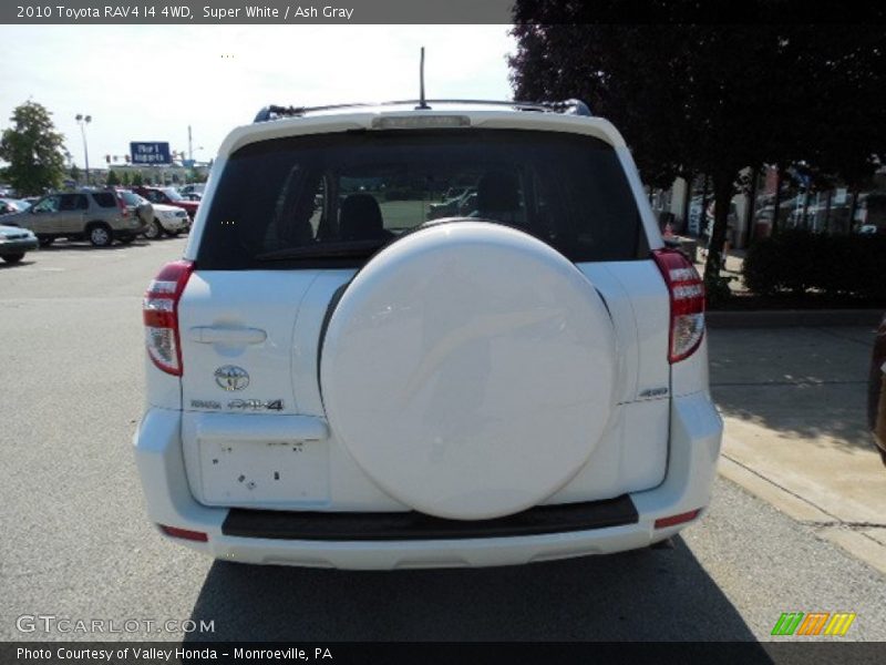 Super White / Ash Gray 2010 Toyota RAV4 I4 4WD