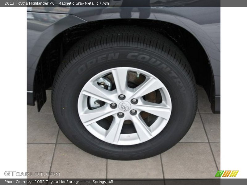 Magnetic Gray Metallic / Ash 2013 Toyota Highlander V6