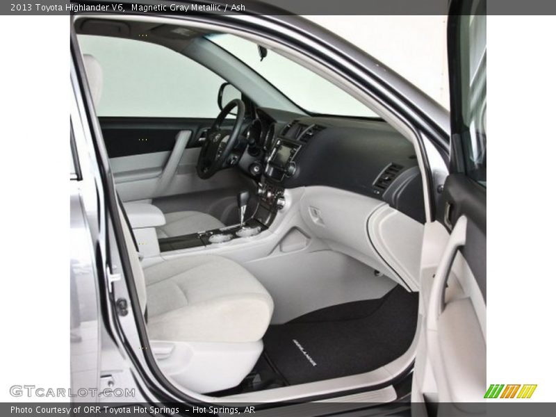 Magnetic Gray Metallic / Ash 2013 Toyota Highlander V6