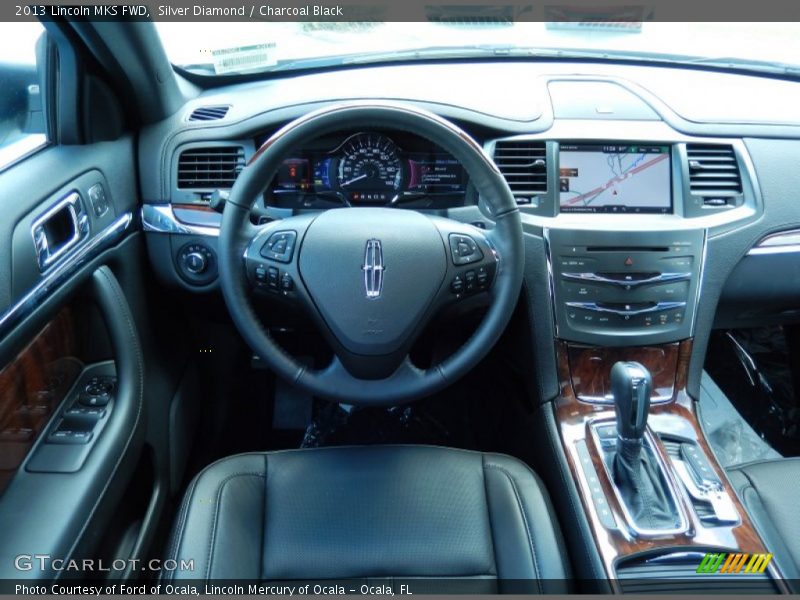 Dashboard of 2013 MKS FWD