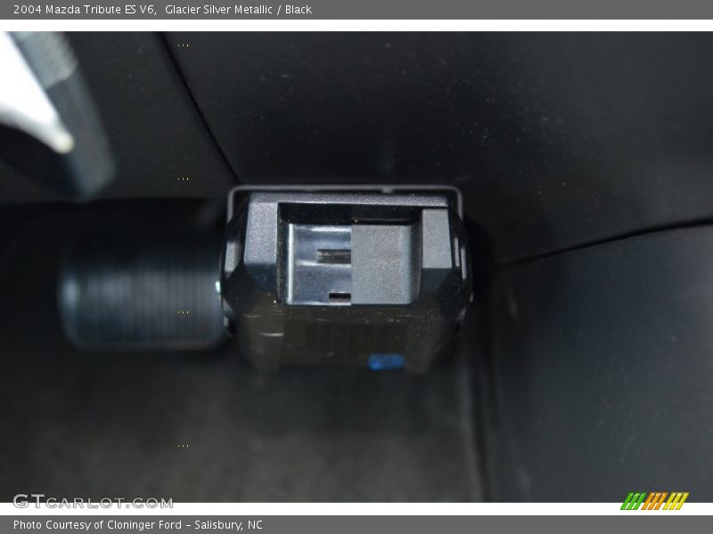 Glacier Silver Metallic / Black 2004 Mazda Tribute ES V6