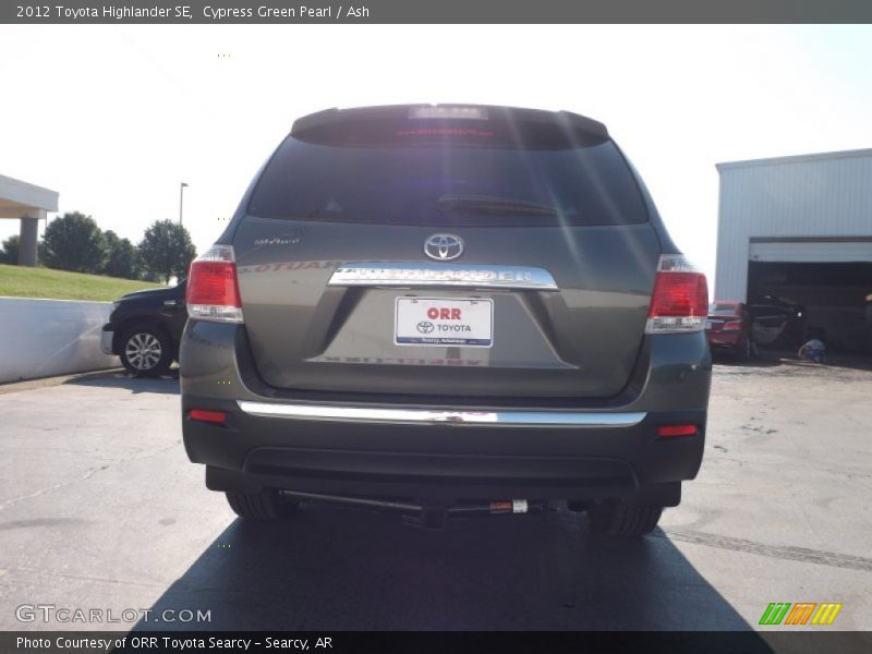 Cypress Green Pearl / Ash 2012 Toyota Highlander SE