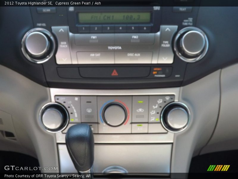 Cypress Green Pearl / Ash 2012 Toyota Highlander SE