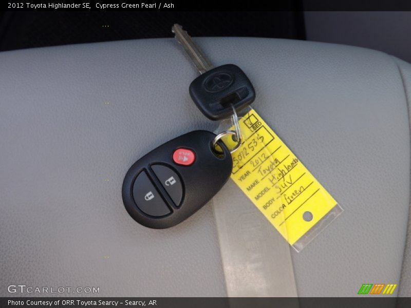 Cypress Green Pearl / Ash 2012 Toyota Highlander SE