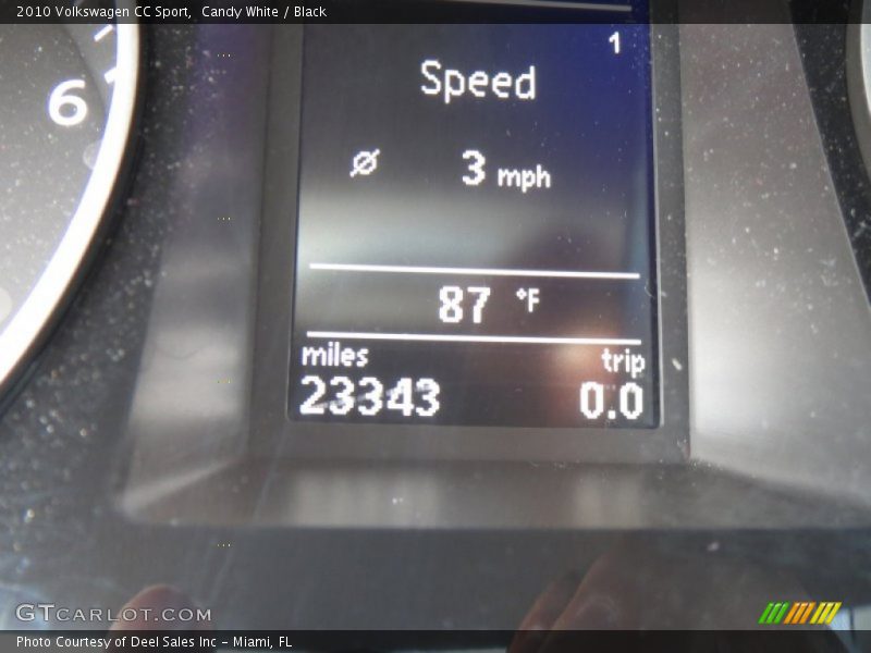 Candy White / Black 2010 Volkswagen CC Sport