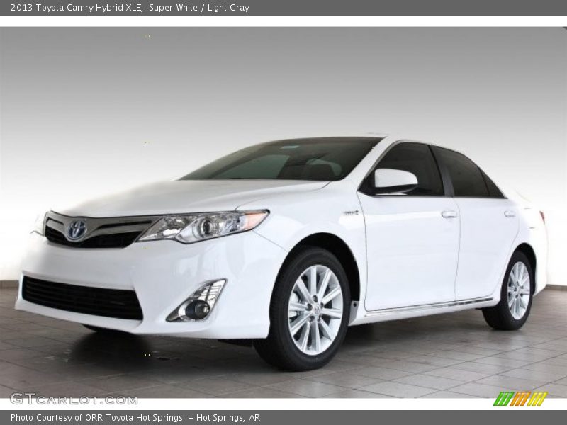 Super White / Light Gray 2013 Toyota Camry Hybrid XLE